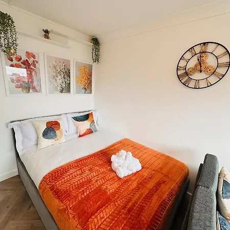 Private In Modern Shared Apartment, Each With Kitchenette, *