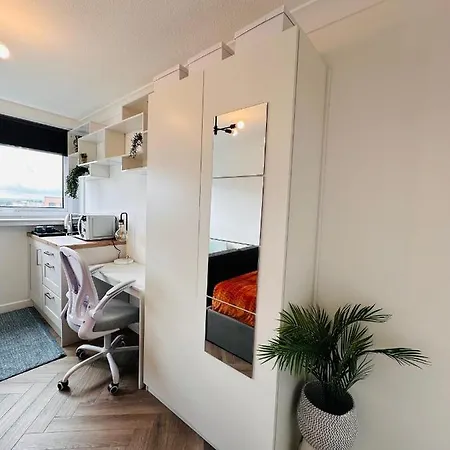 Private In Modern Shared Apartment, Each With Kitchenette, *