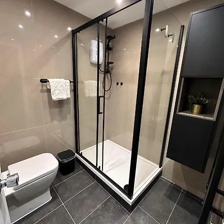 Private In Modern Shared Apartment, Each With Kitchenette, *